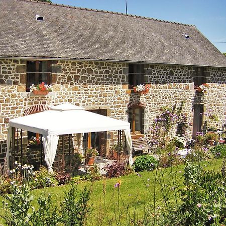 Sainte-Marie-du-Bois  La Cloue Bed & Breakfast エクステリア 写真