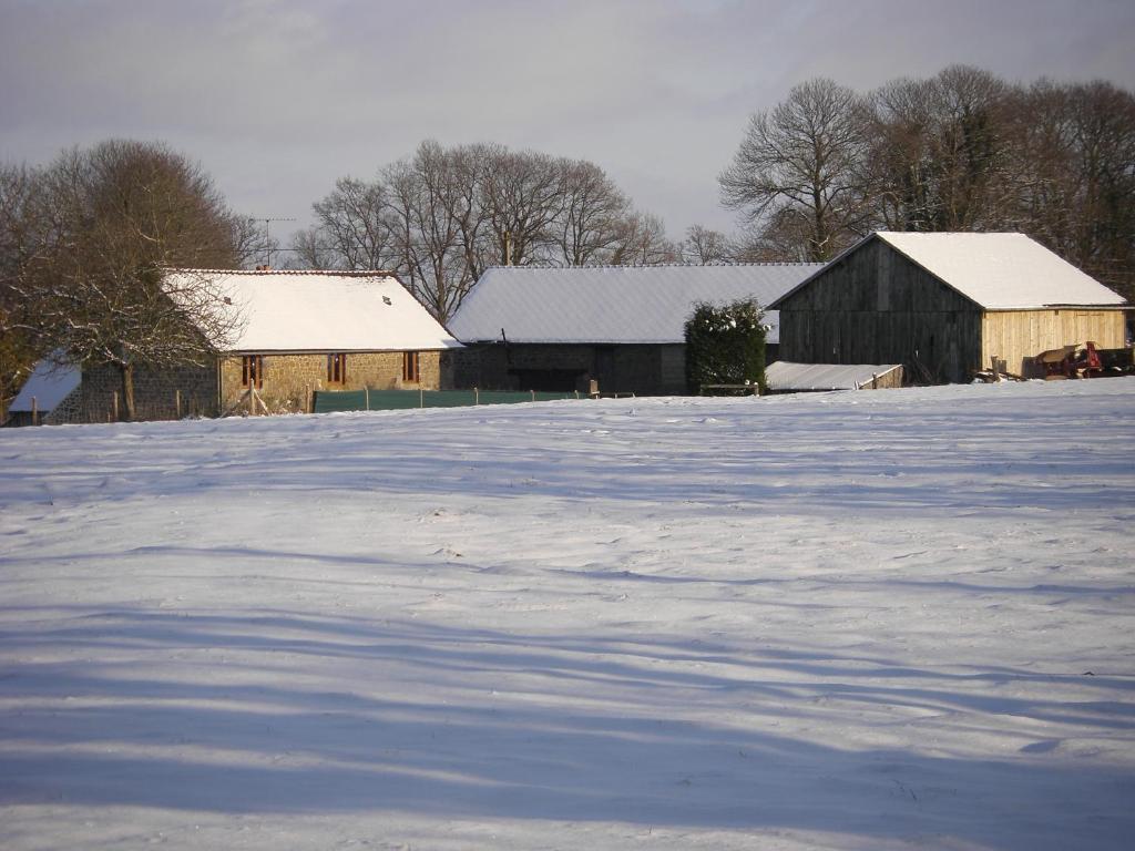 Sainte-Marie-du-Bois  La Cloue Bed & Breakfast エクステリア 写真