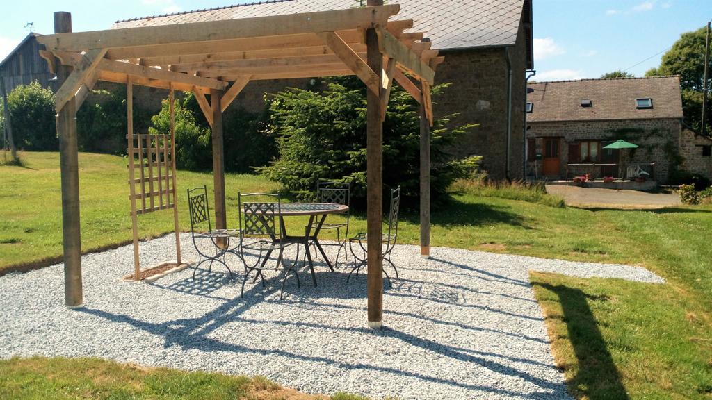 Sainte-Marie-du-Bois  La Cloue Bed & Breakfast エクステリア 写真