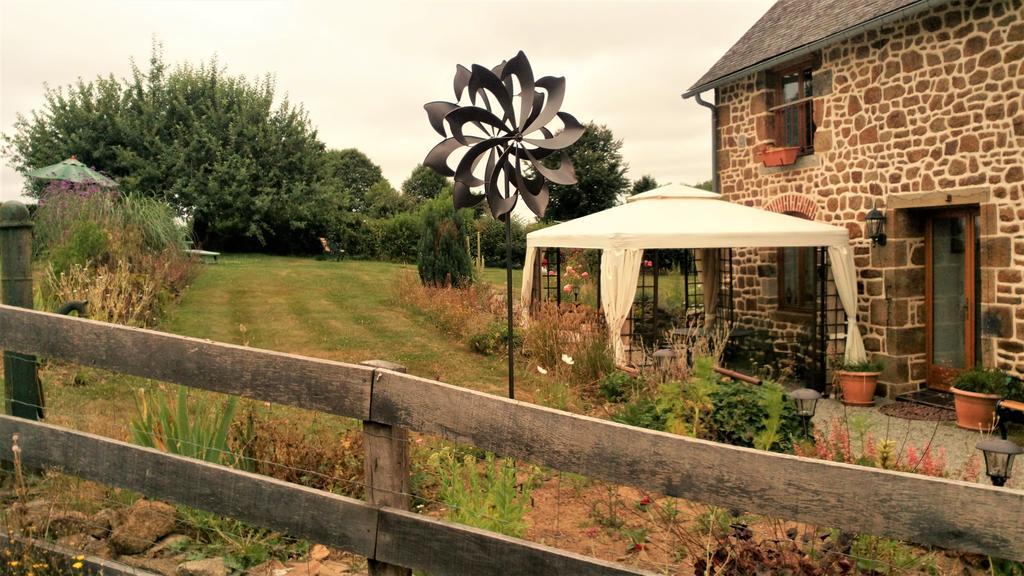 Sainte-Marie-du-Bois  La Cloue Bed & Breakfast エクステリア 写真