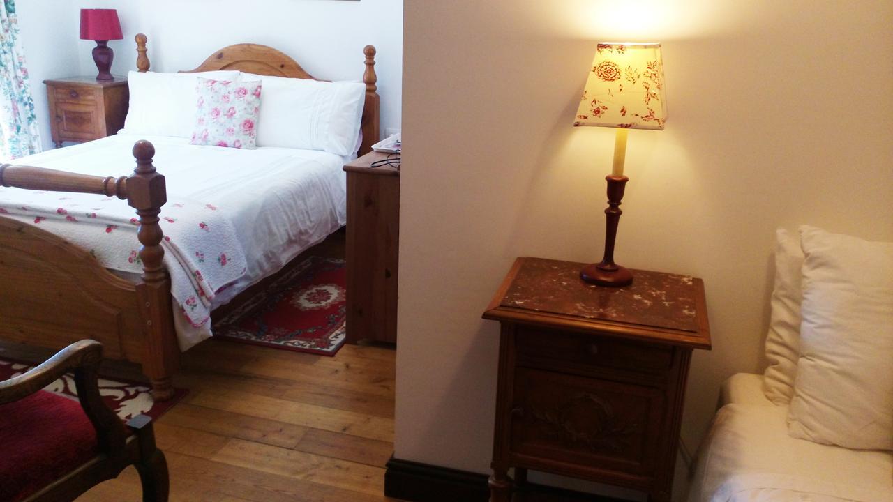 Sainte-Marie-du-Bois  La Cloue Bed & Breakfast エクステリア 写真