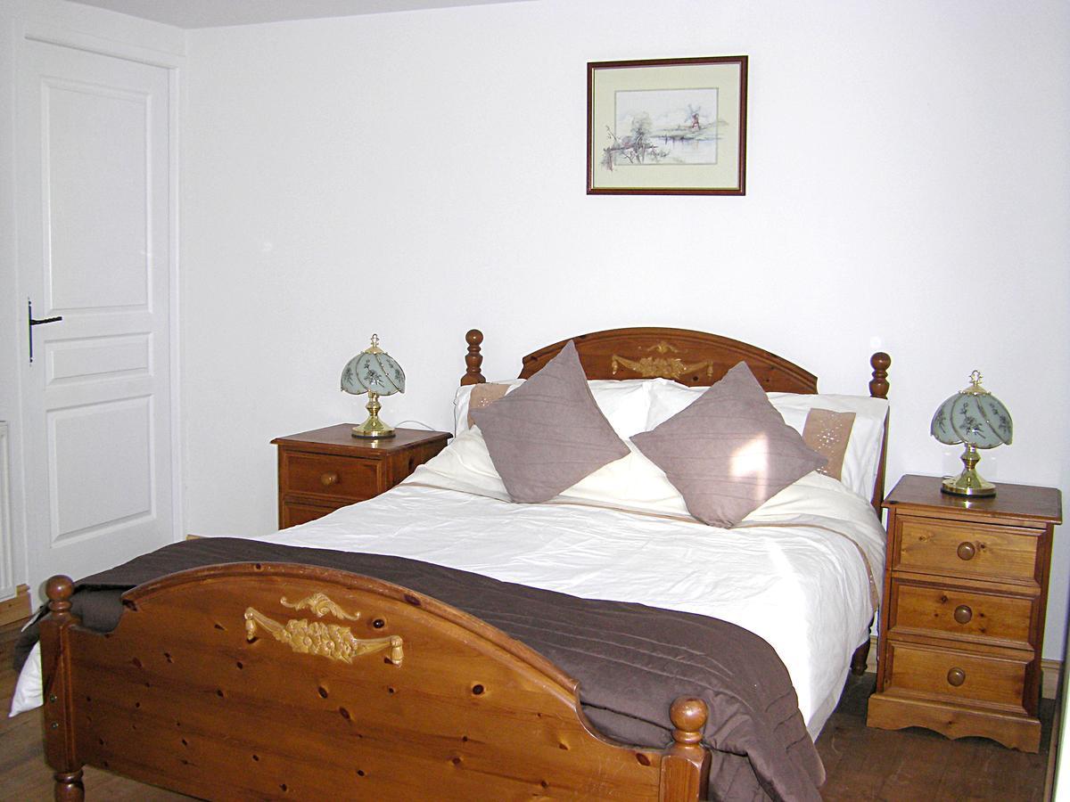 Sainte-Marie-du-Bois  La Cloue Bed & Breakfast エクステリア 写真