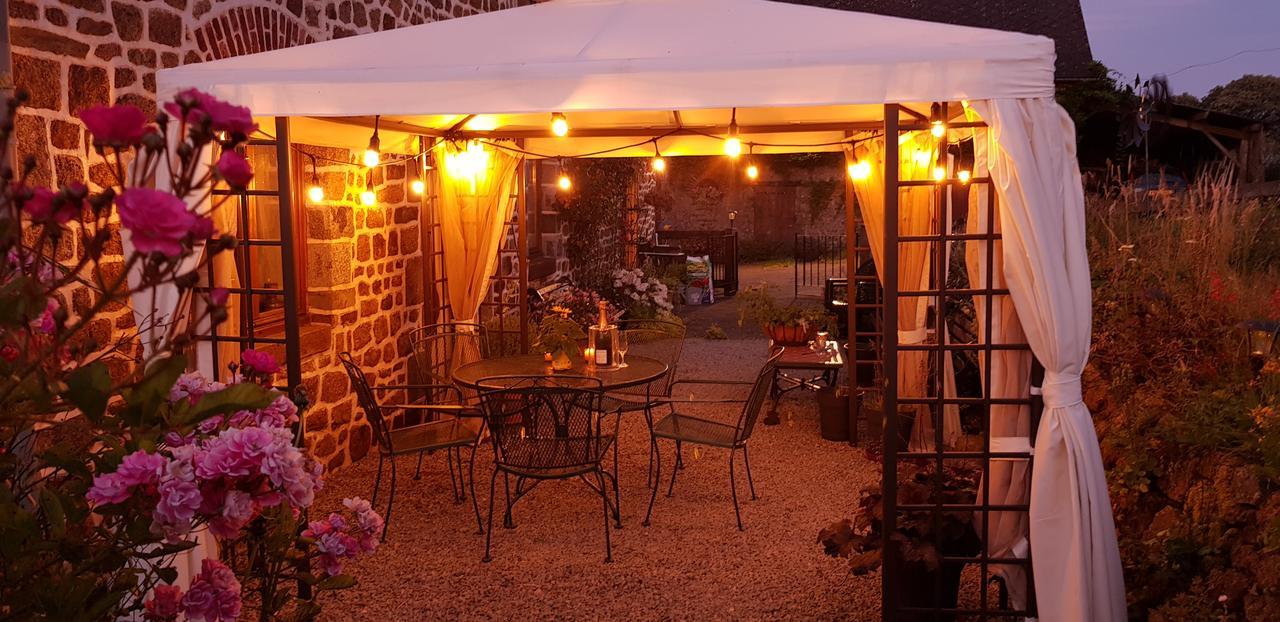 Sainte-Marie-du-Bois  La Cloue Bed & Breakfast エクステリア 写真